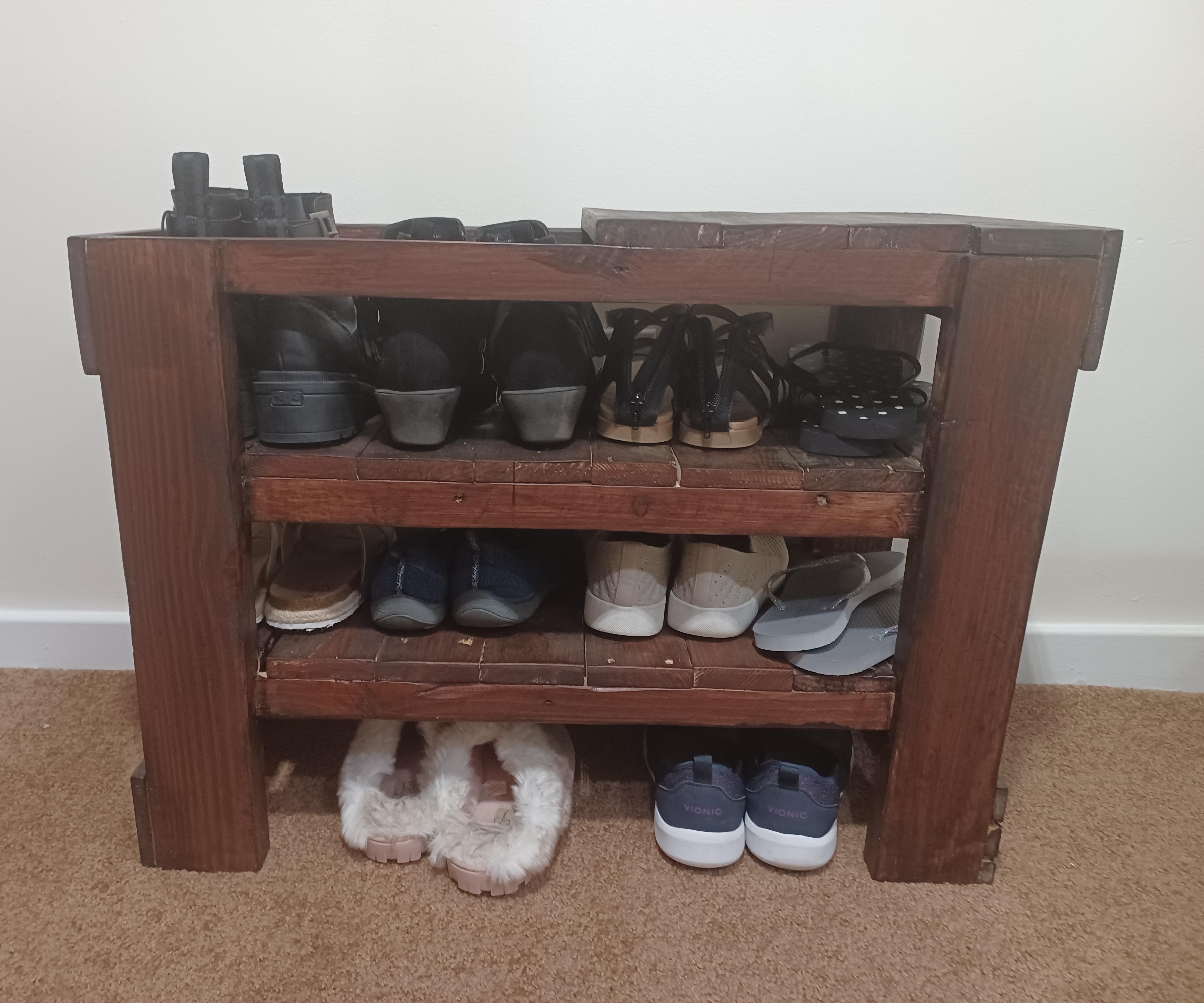 Diy Elegant Pallet Shoebench