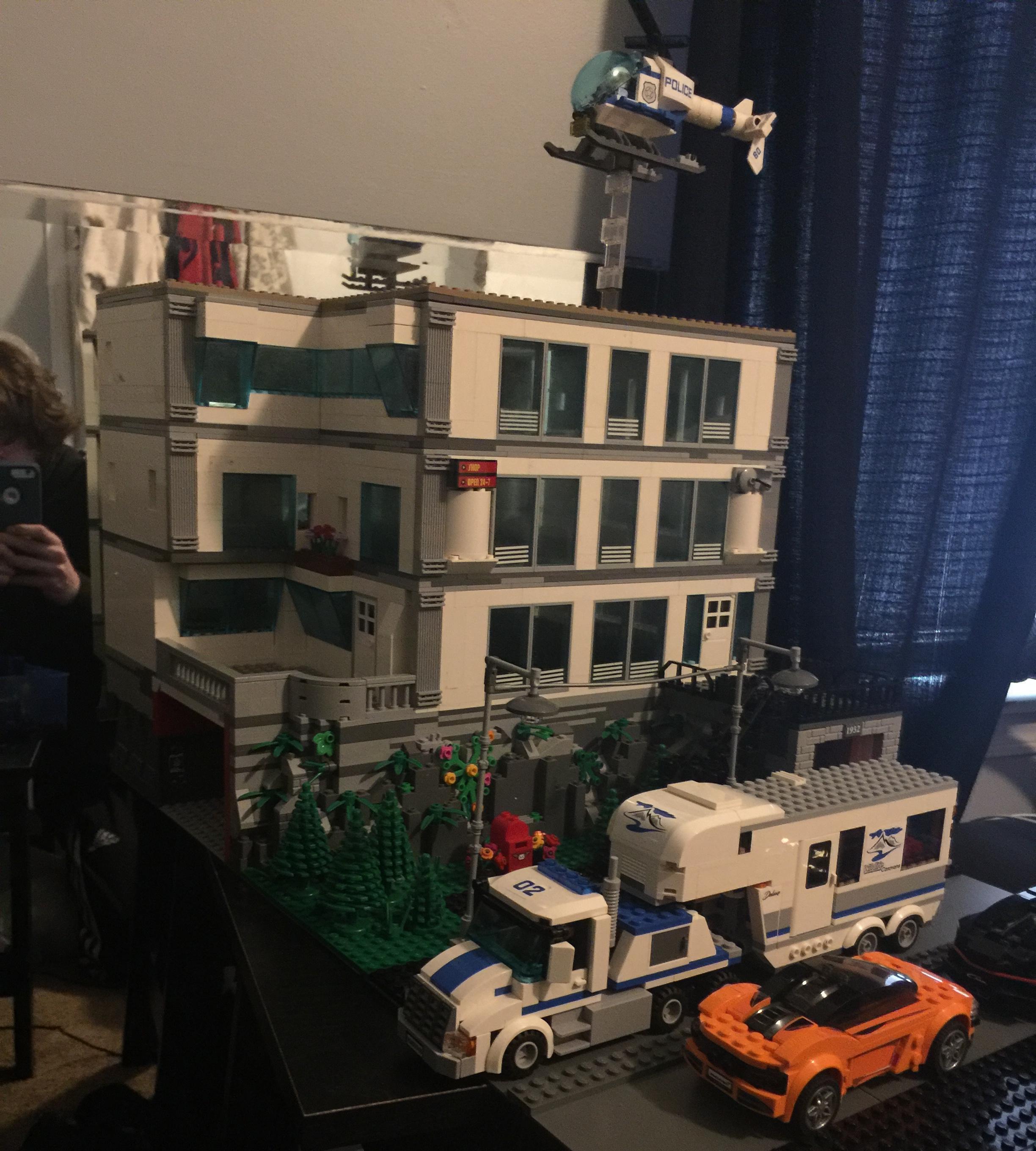 Easy Way to Construct a 3 Story Lego Building