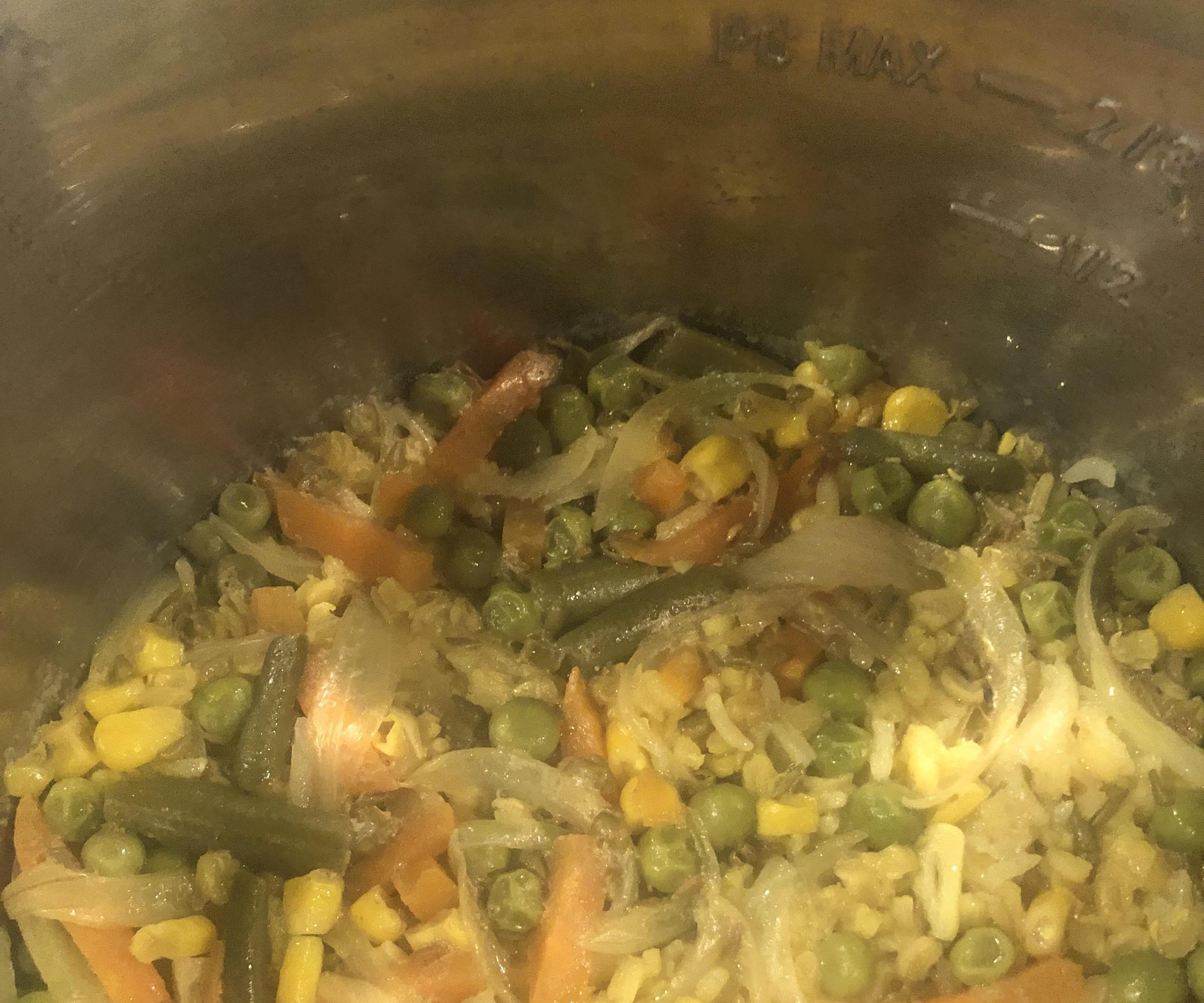 How to Make Indian Cuisine in One Pot! - Rice and Lentil Delicacy 