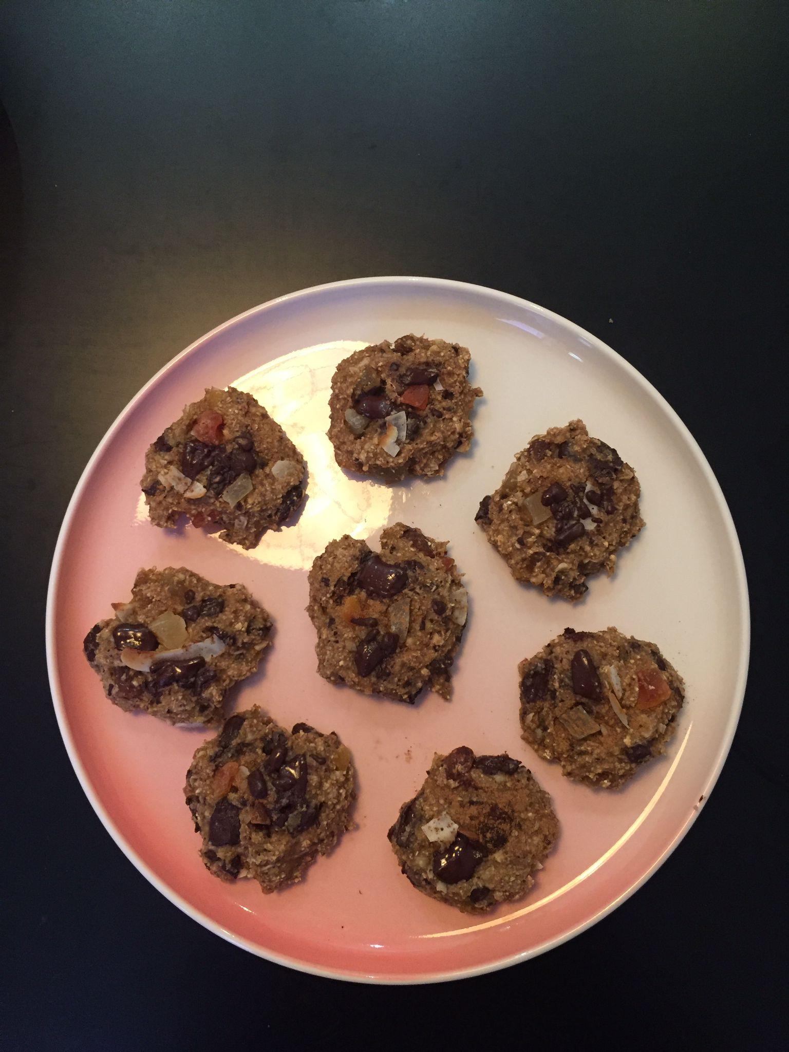 Fast and Delicious Banana-Choco Cookies (15 Min)