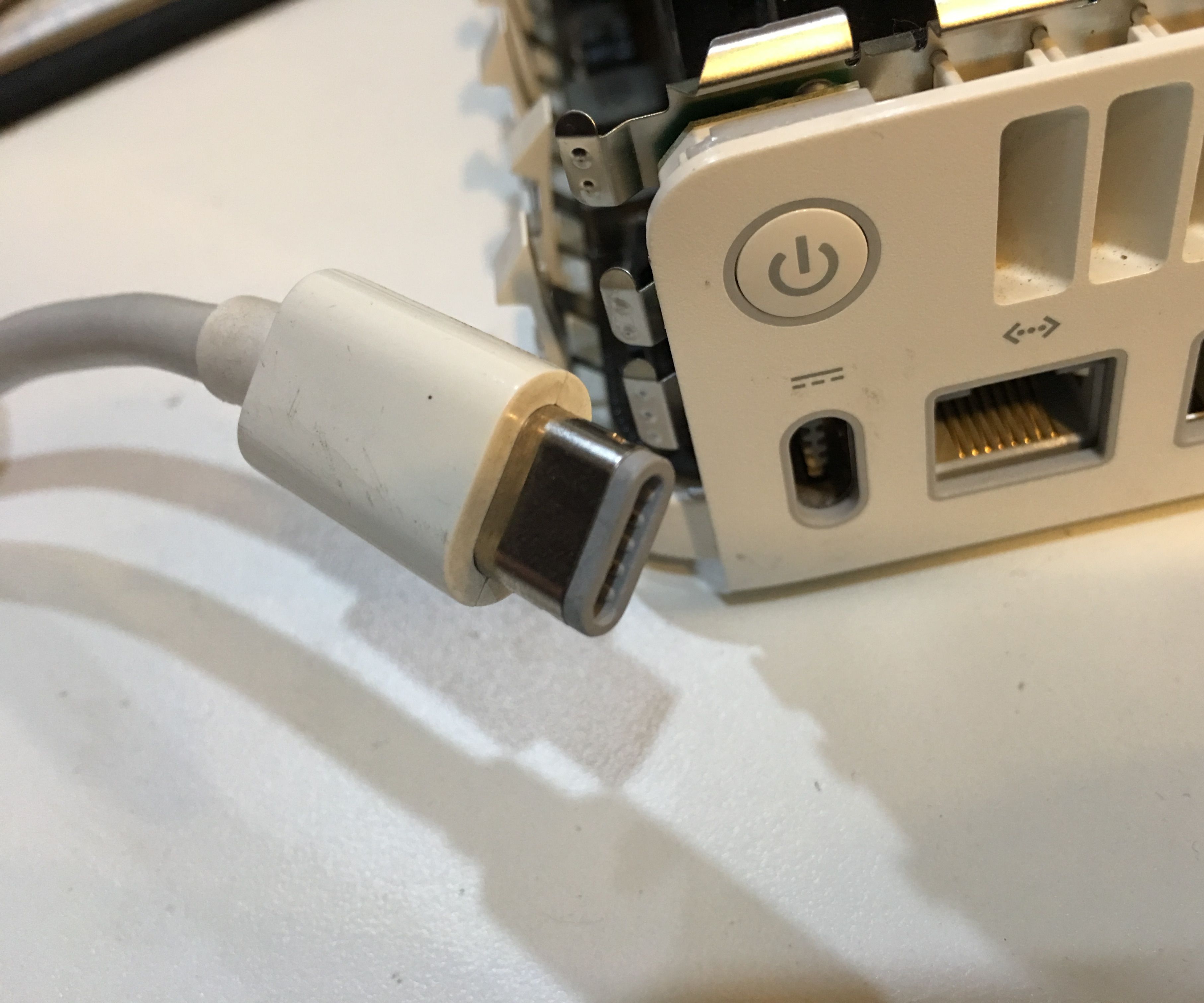 Fix a Mac Mini Loose Power Connector Cable!