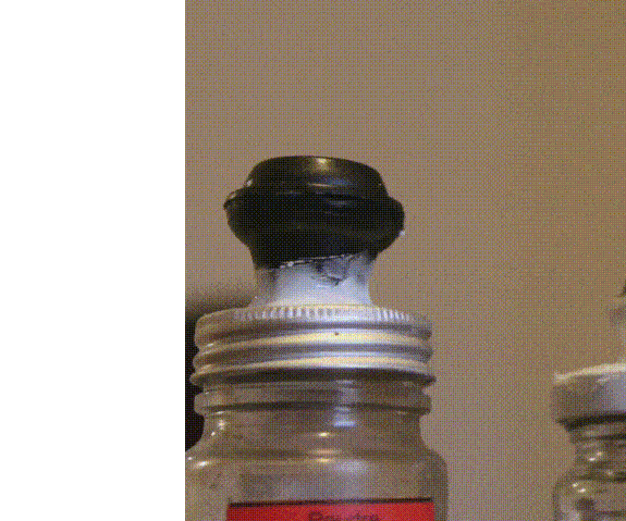 Goodbye Stale Spices: Extending Spice Shelf Life With 'SpicePops', Cheap DIY Hand-Vacuumed Containers