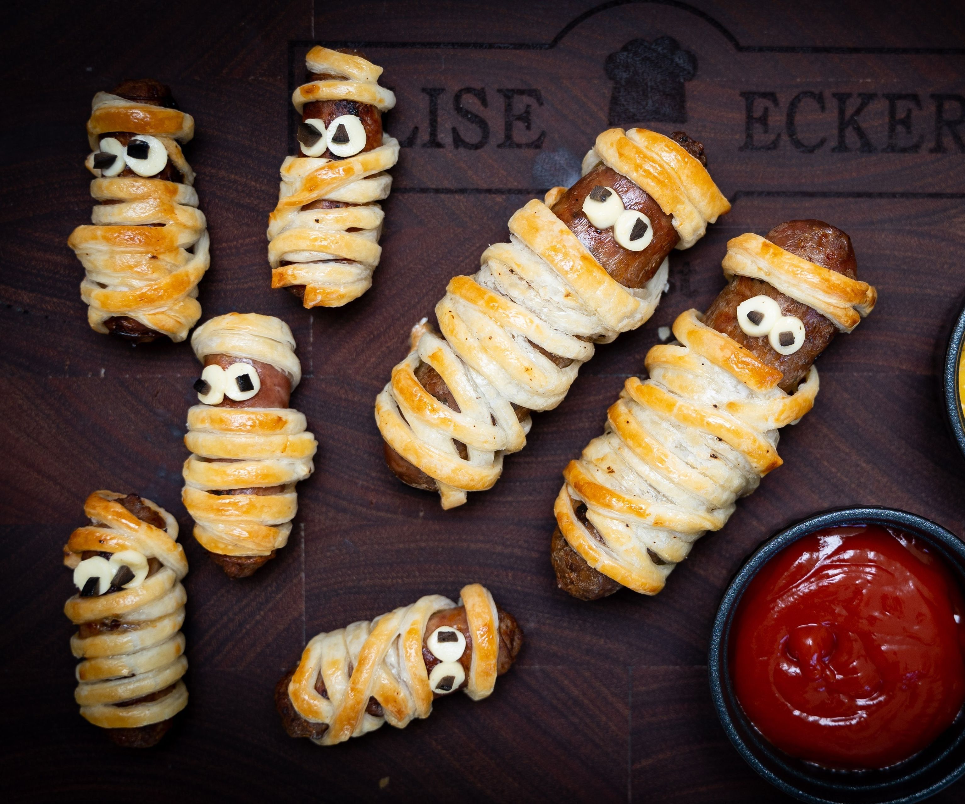 Mummy 'pigs in a Blanket'