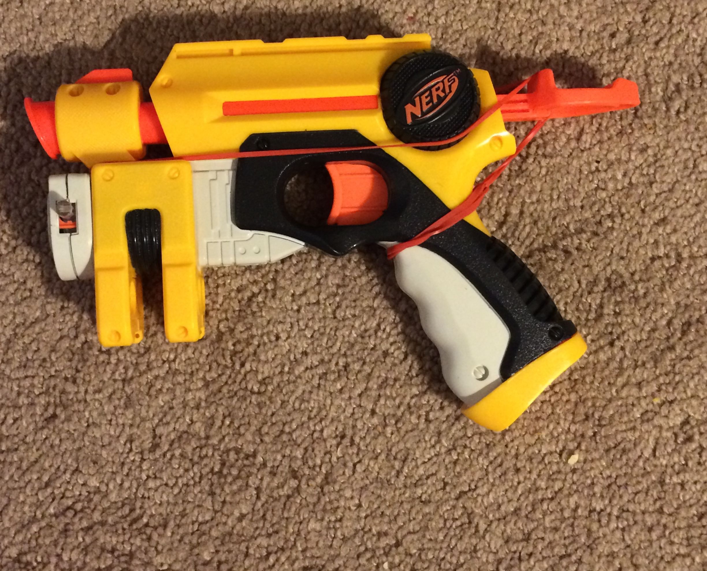 How to Modify a Nerf Nite Finder With Rubberbands