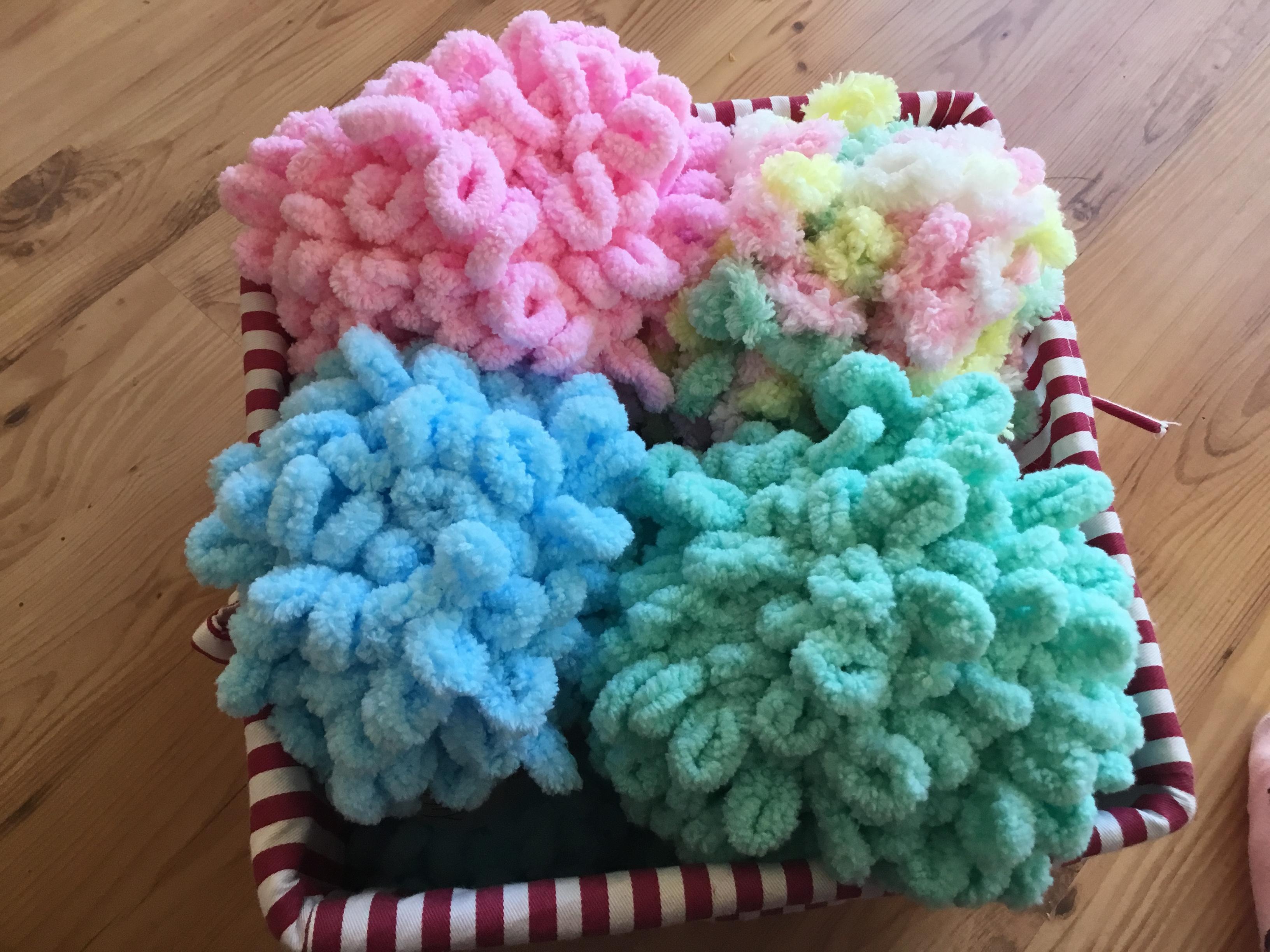 Finger-Knitting Scarves