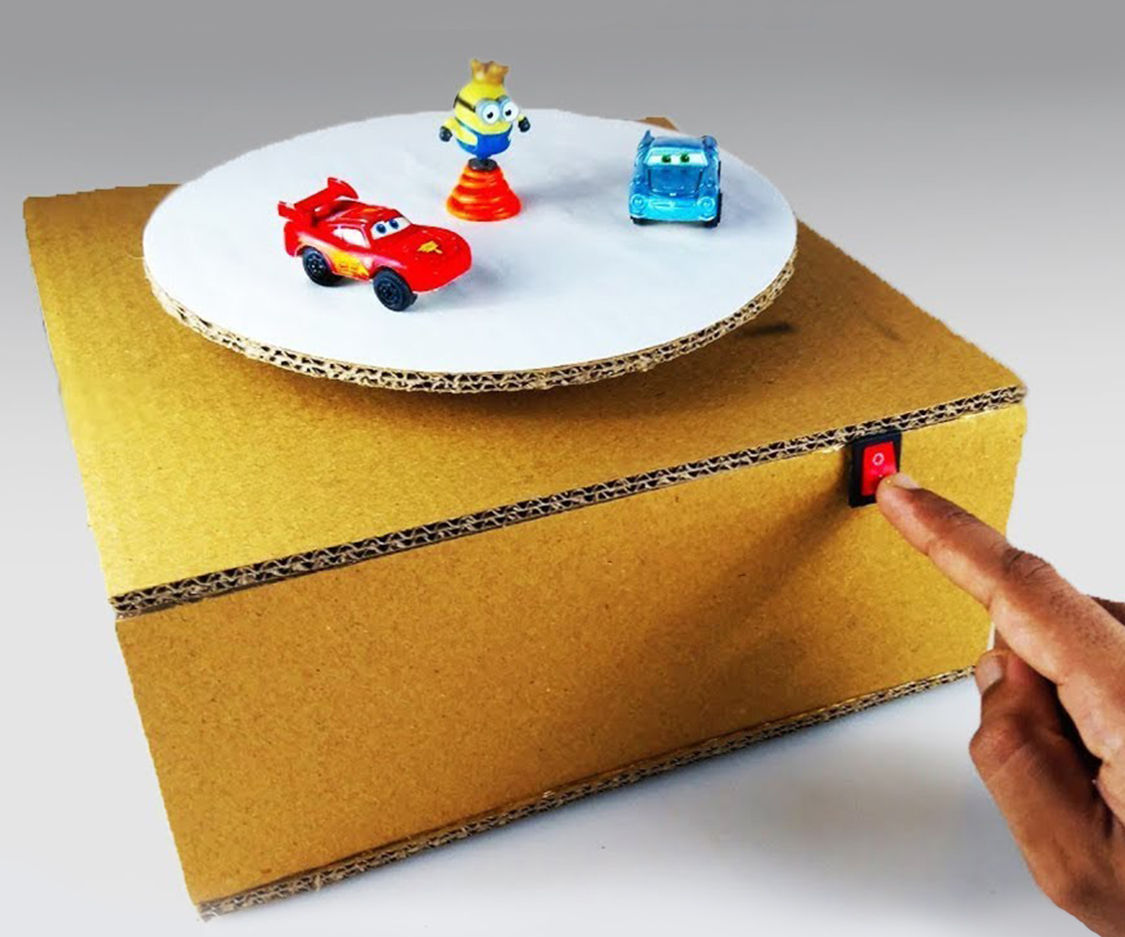 DIY 360' Rotating Display Stand for Photography / Videography