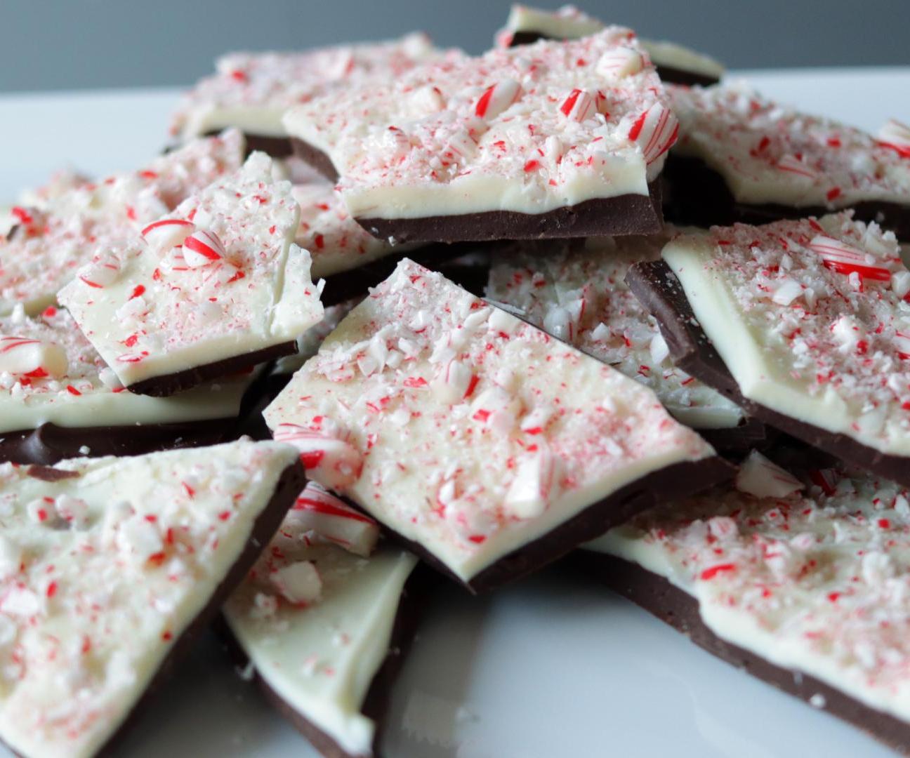 Easy 4-Ingredient Peppermint Bark