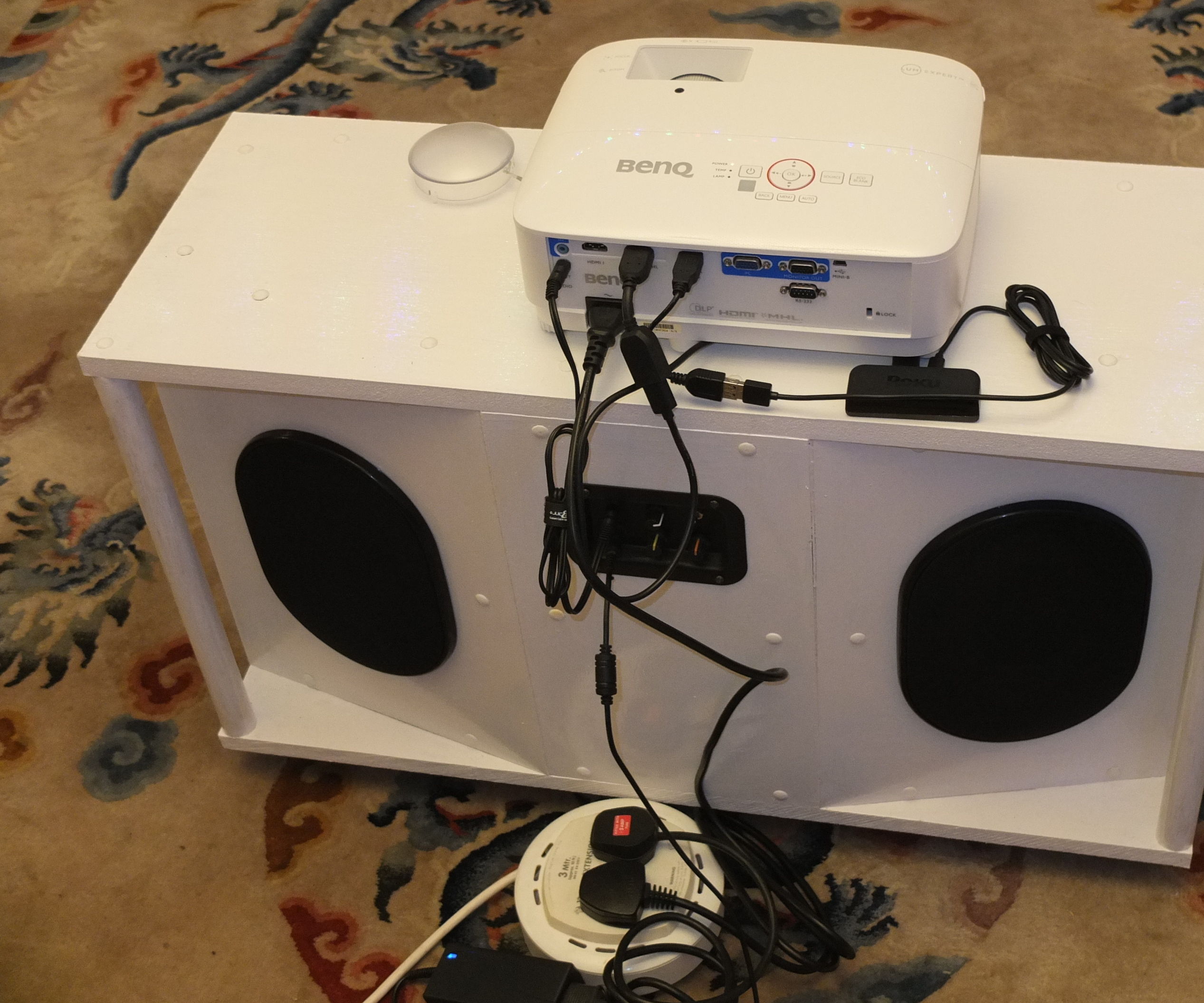 Stealthy Stereo Boom-box for Digital Projectors and House-parties