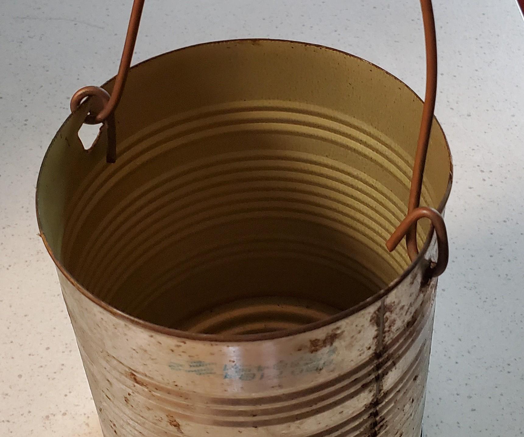 Quick Dog Crate Water Bucket