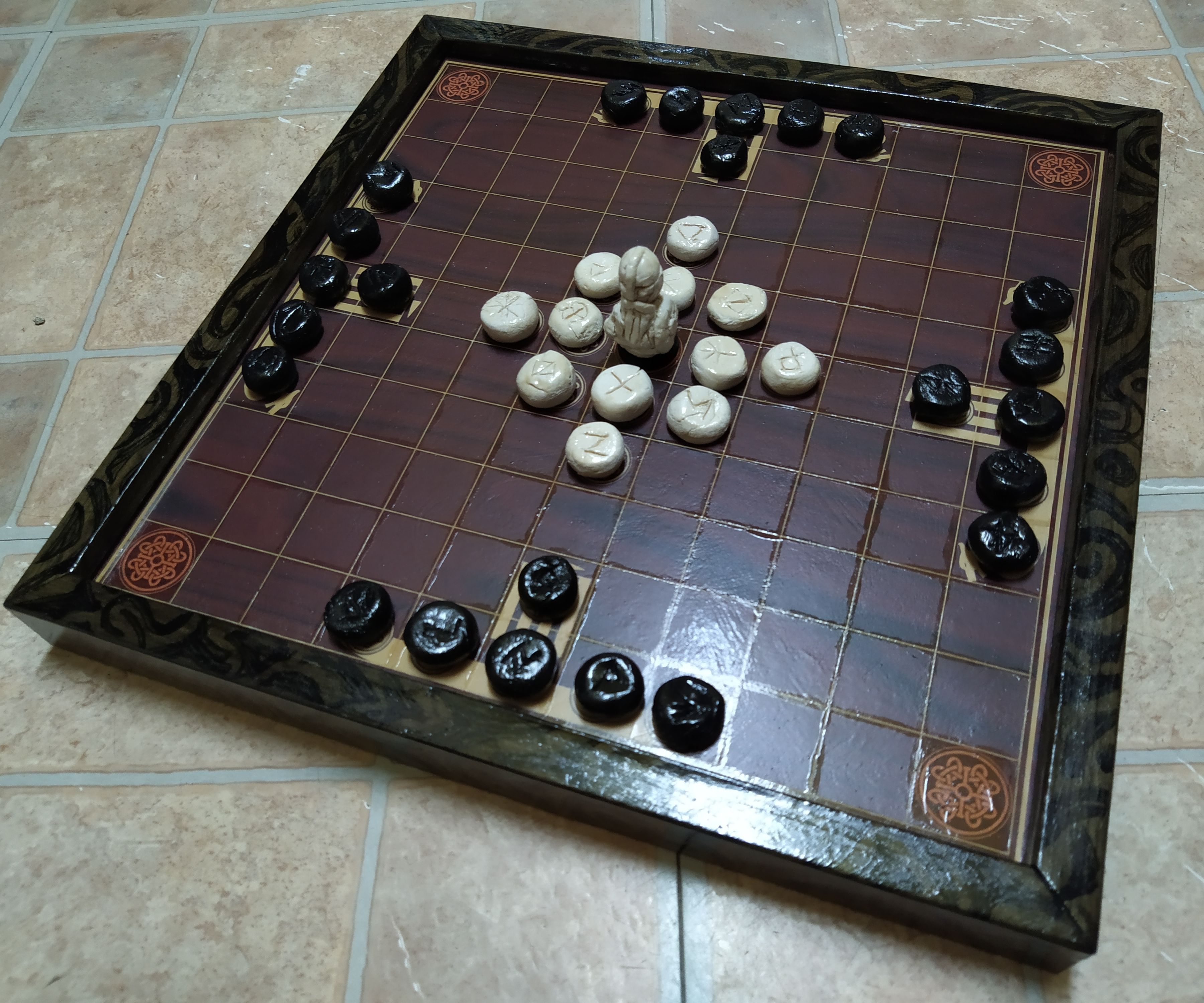 Hnefatafl Set for Less Than 20 USD